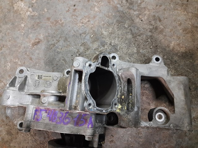 BMW 11518601366 Помпа водяная (насос) охлаждения в наличии Черновцы