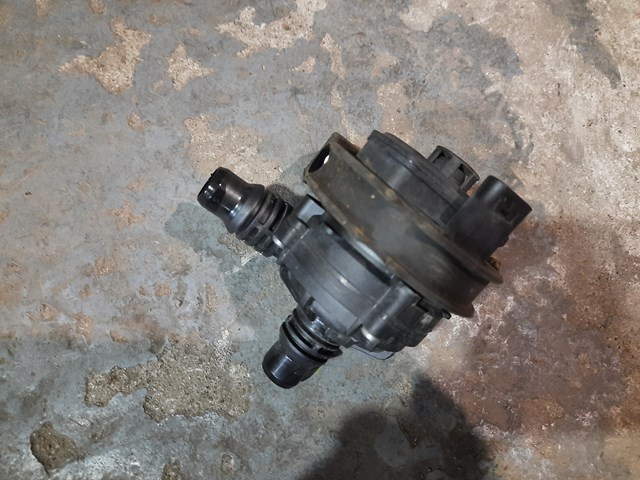 Помпа водяная, (насос) охлаждения, дополнительный электрический 11519470972 BMW