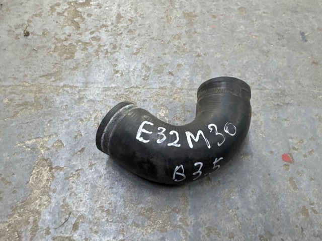 Патрубок системи охолодження 11531266459 BMW