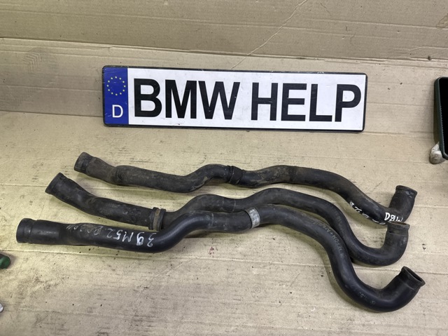 し〜 11 53 1 744 053 BMW Шланг (патрубок) радиатора охлаждения нижний