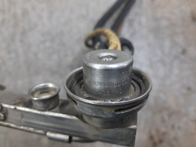 Регулятор давления в топливной рейке BMW 5