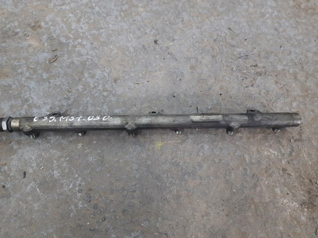 Распределитель топлива (рампа) 13537805722 BMW