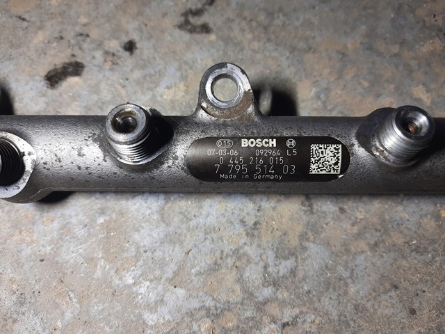 Распределитель топлива 13537805727 BMW
