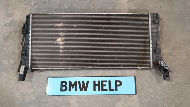 Радиатор 17117617635 BMW