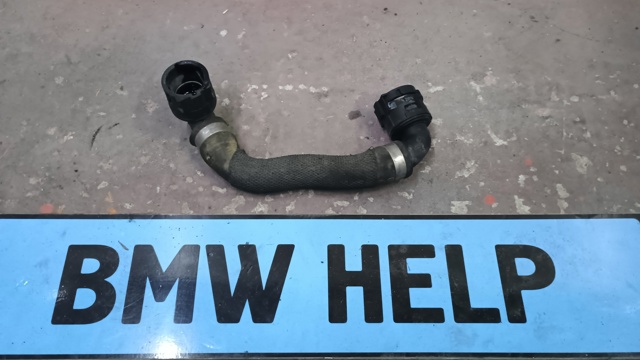 Нижний патрубок радиатора 17128602613 BMW