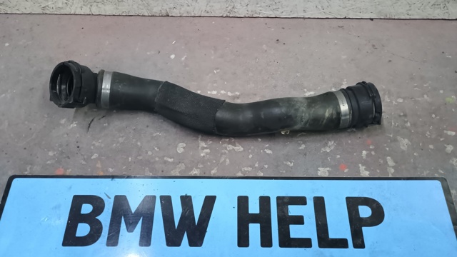 Шланг радиатора, нижний 17128602638 BMW