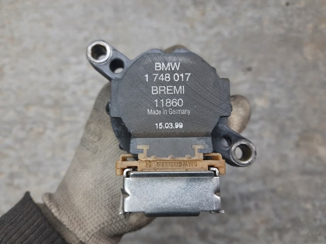 Катушка зажигания 1748017 BMW