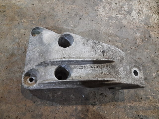 Кронштейн подушки (опоры) двигателя, левой 22116794167 BMW