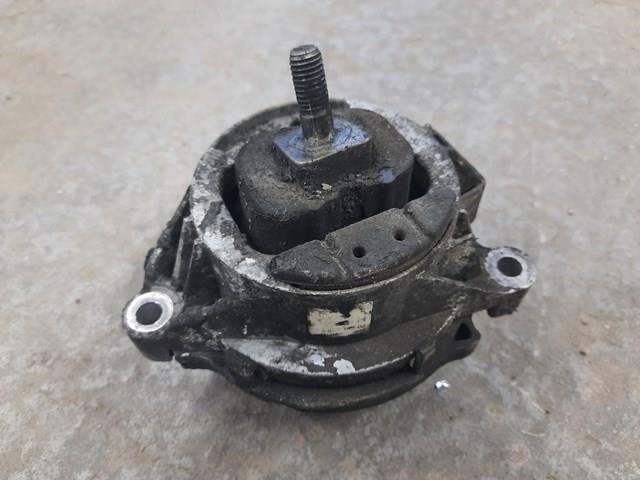 Левая опора двигателя 22116856183 BMW