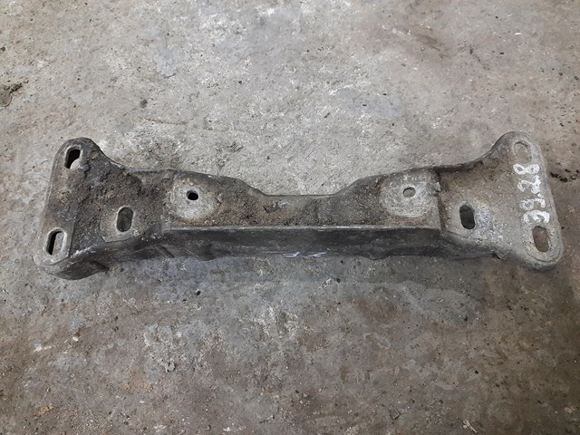 Крепление кпп 22311092476 BMW