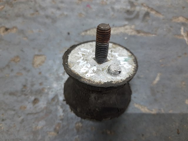 Подушка КПП 22316753316 BMW