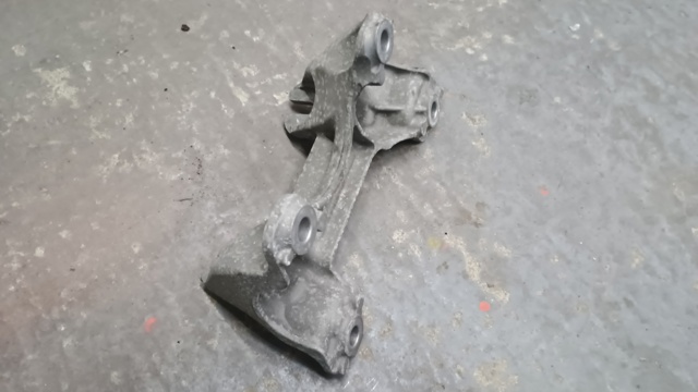 22316796613 BMW Кронштейн подушки КПП купить в Сумы