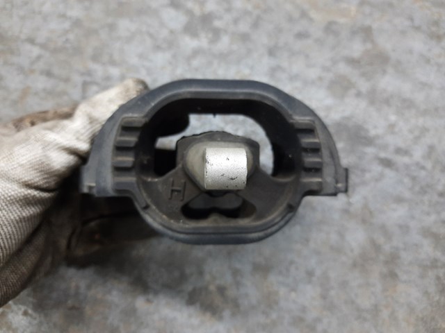 Подушка коробки 22326780269 BMW