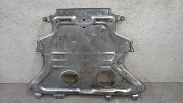 Усилитель переднего подрамника 31106887546 BMW