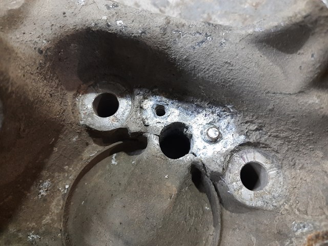 31211096496 BMW Цапфа передняя правая купить в Черновцы