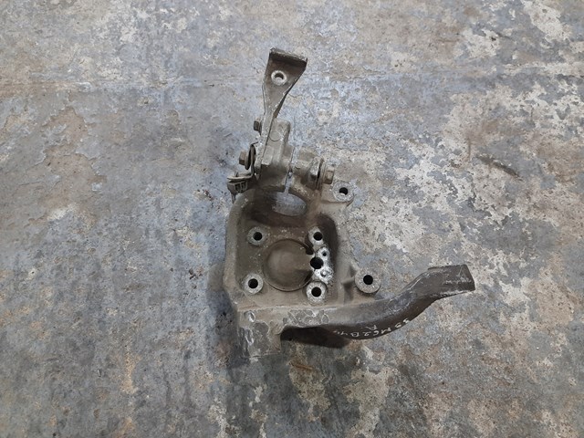 BMW 31211096496 Цапфа передняя правая в наличии Павлоград