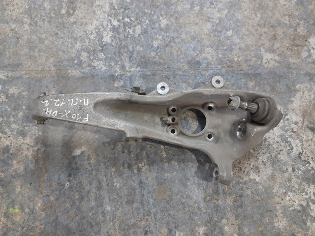 Цапфа поворотного кулака 31216777752 BMW