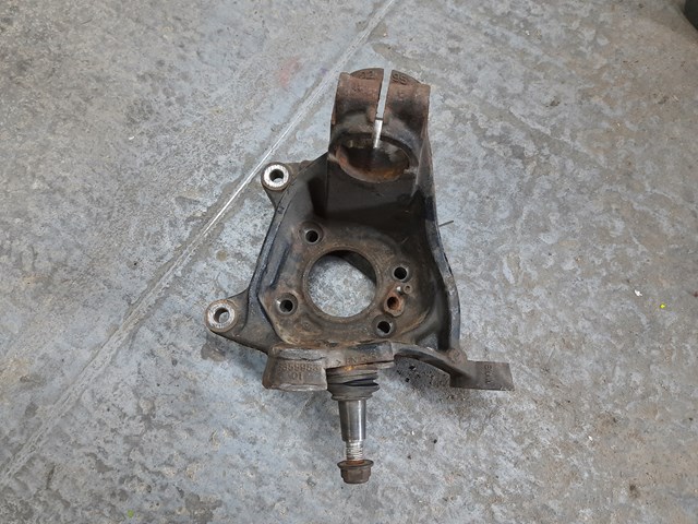 Цапфа передняя левая 31216855953 BMW