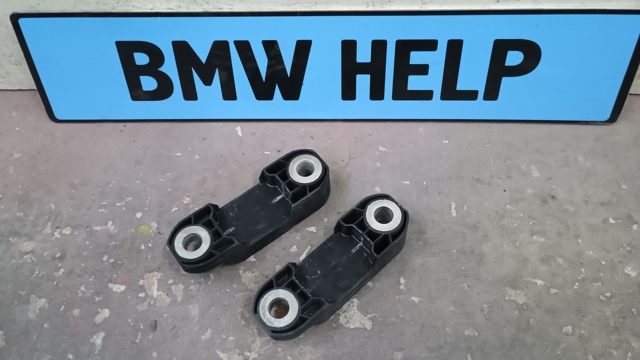 Хомут крепления втулки стабилизатора, переднего 31356861471 BMW