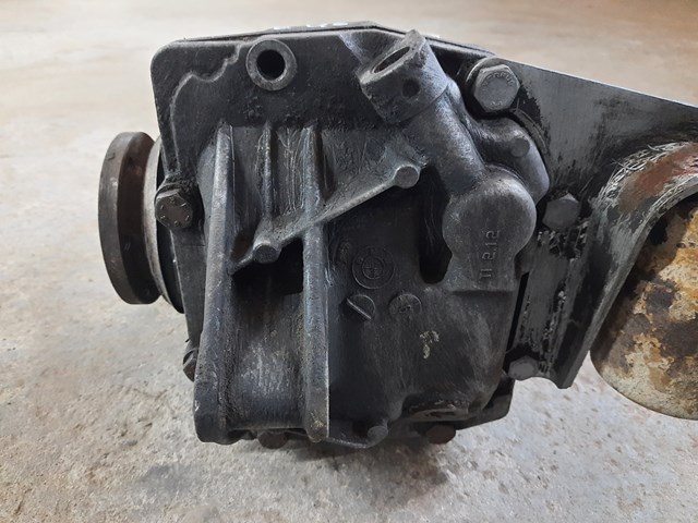 Крышка коробки передач 33117508901 BMW