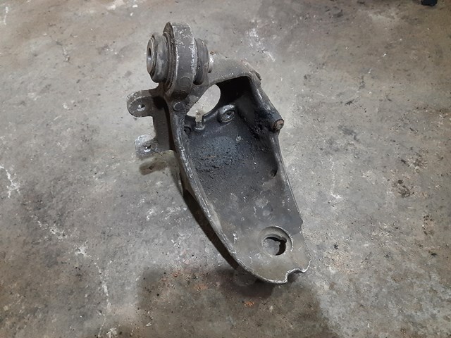 33321093656 BMW Цапфа (поворотный кулак) задний правый купить в Каменское
