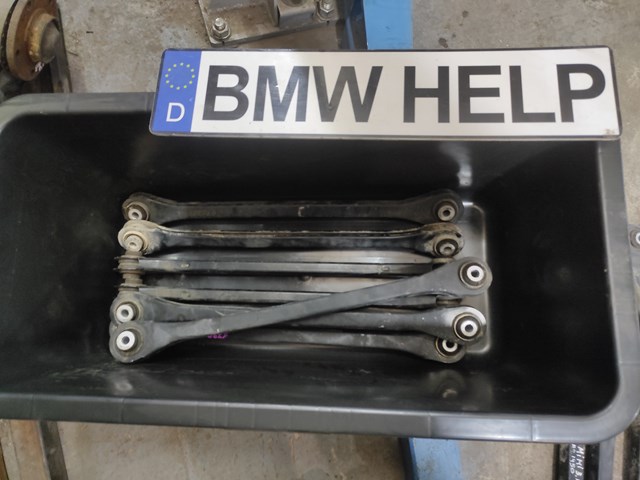 Поперечная тяга задней подвески 33326851569 BMW