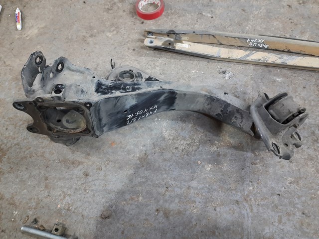 Задняя шпиндель 33326851580 BMW