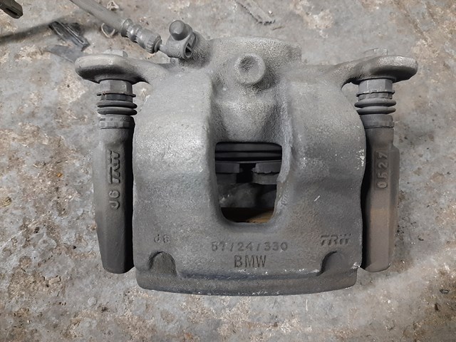 Суппорт тормозной передний правый 34116860268 BMW