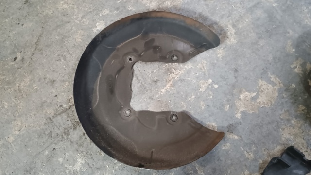 Пыльник тормозного диска заднего 34206799739 BMW