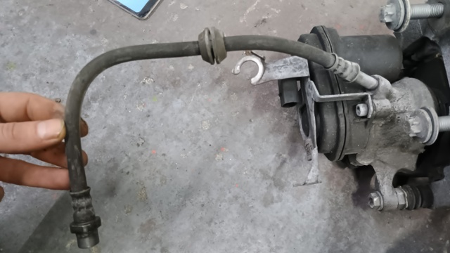Тормозной шланг задний 34206861806 BMW