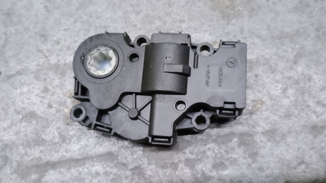 Капот двигателя Рено Меган 2