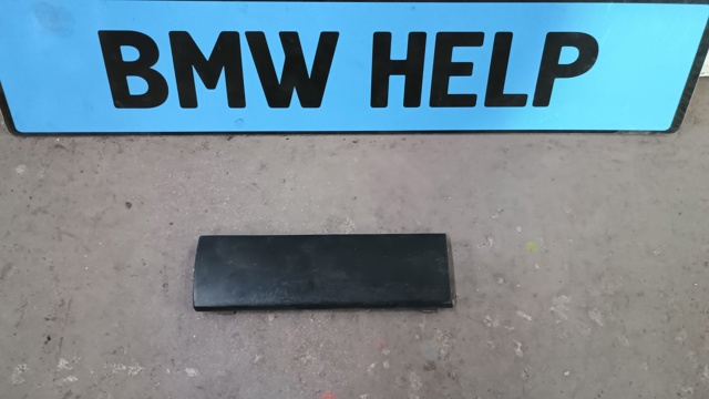 Заглушка буксировочного крюка в передний бампер 51111960708 BMW