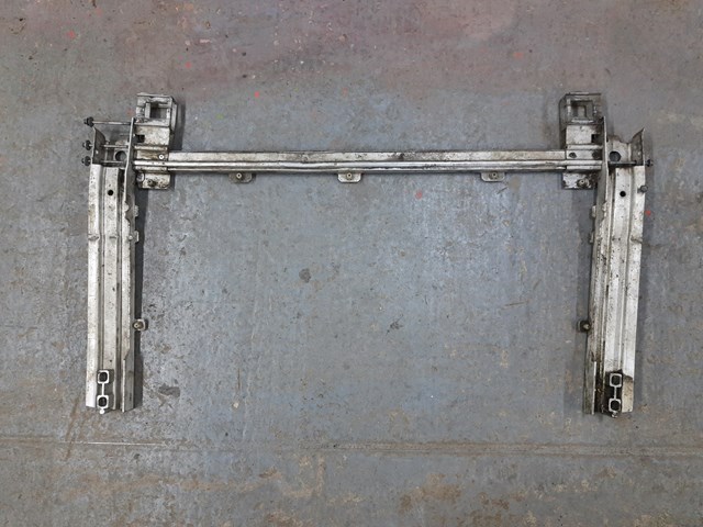 51117301605 Кронштейн радиатора нижний купить Днепр