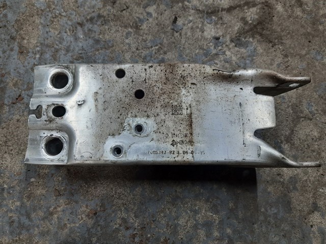 BMW 51117406392 Кронштейн усилителя переднего бампера в наличии Черновцы