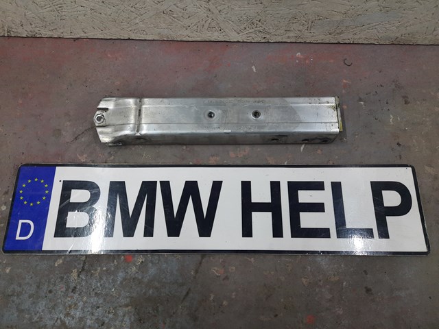 Кронштейн усилителя переднего бампера 51117459891 BMW