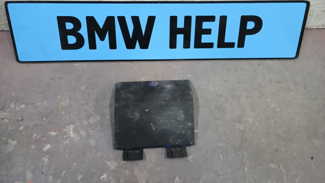 Молдинг стекла заднего 51121938421 BMW