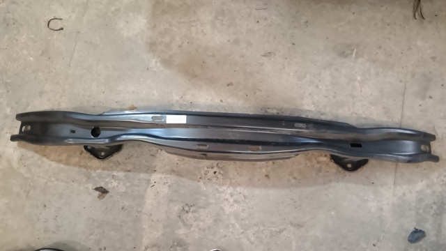 Усилитель бампера заднего 51127256928 BMW