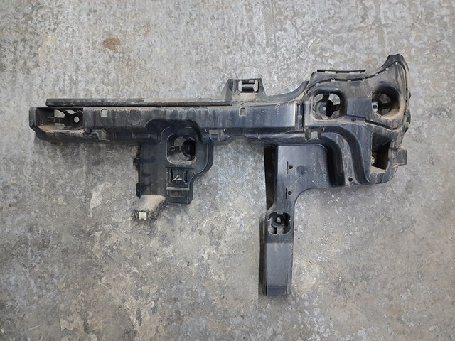 Правое крепление заднего бампера 51127300814 BMW