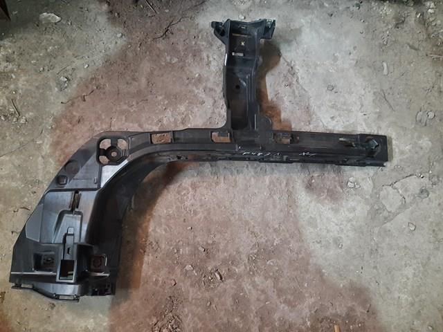 Правый кронштейн заднего бампера 51127381120 BMW