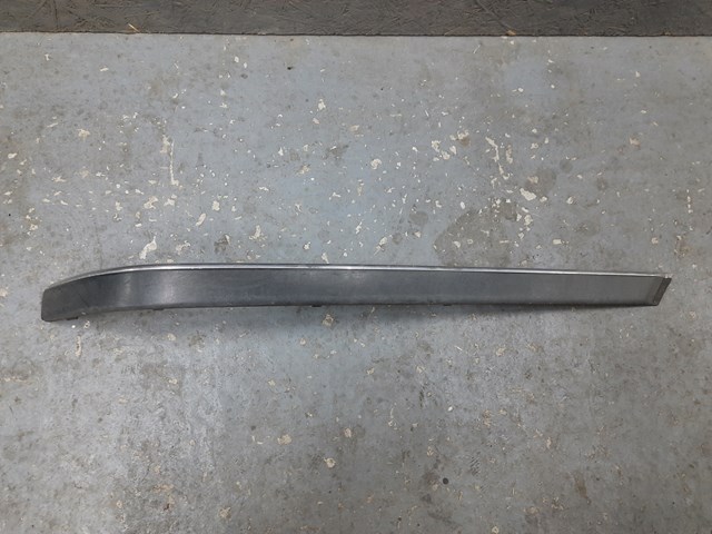 Накладка бампера заднего, правая 51128184508 BMW