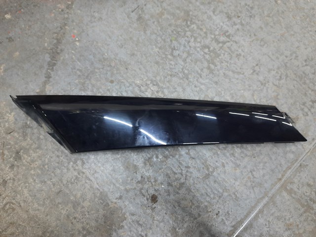 Накладка стойки кузова внешняя, передняя левая 51137300007 BMW
