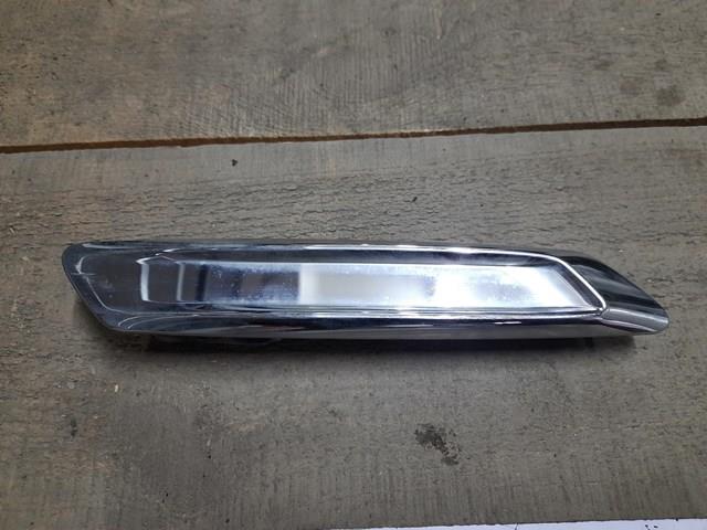 Накладка крыла переднего левого 51137336647 BMW