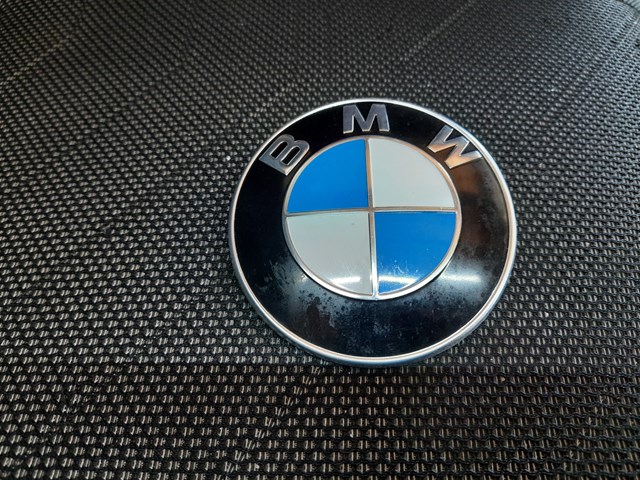Фирменный значек капота 51147376339 BMW