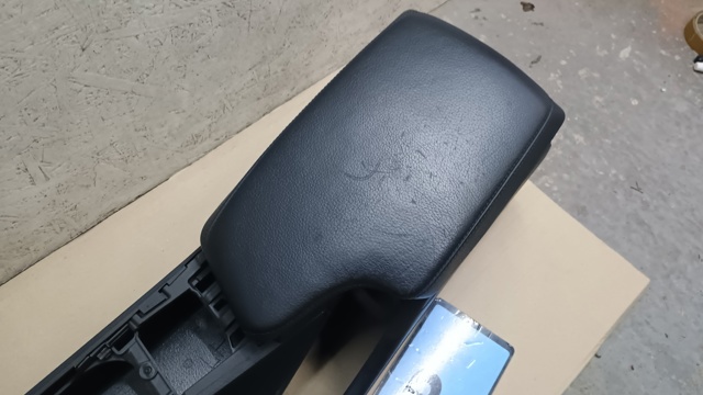 51169285129 BMW Крышка подлокотника купить в Житомир