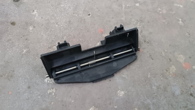 51171928197 BMW Петля лючка топливного бака купить в Черкассы