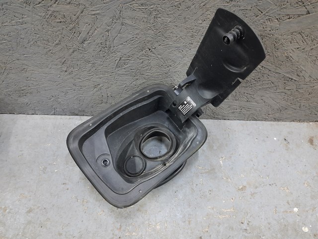 Заливная горловина топливного бака 51177359171 BMW