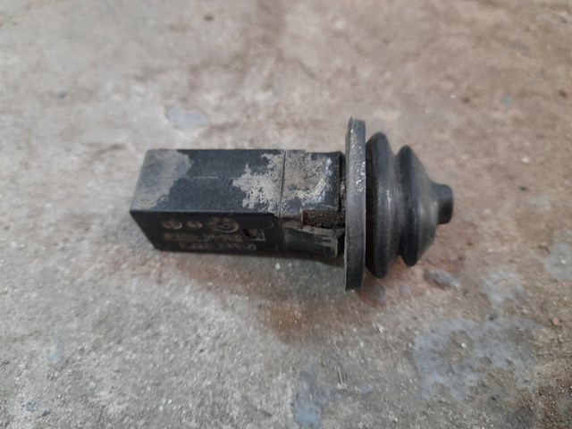 Фиксатор лючка бензобака 51178228939 BMW