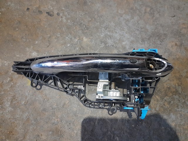 Ручка передней двери наружная, левая 51217327341 BMW