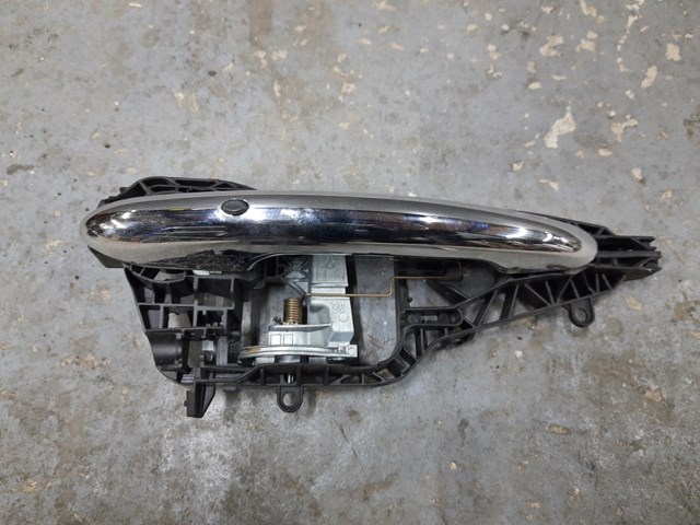 Держатель наружной ручки двери, передней правой 51217327344 BMW