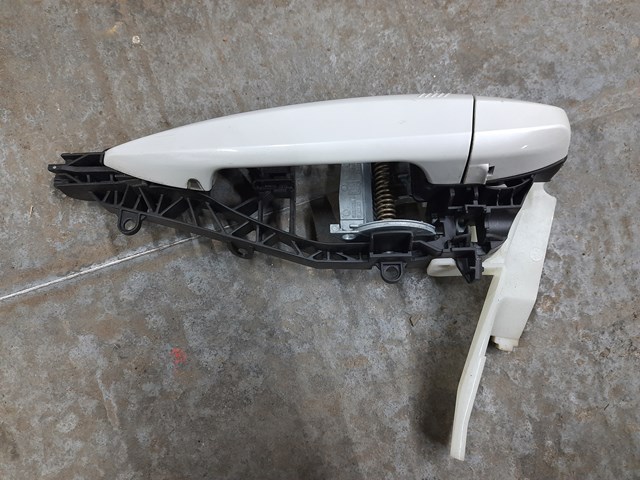 Ручка передней двери наружная, левая 51217433843 BMW